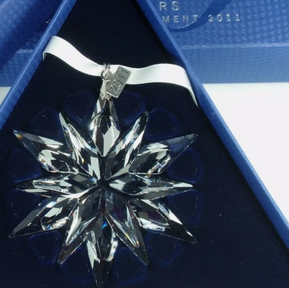 2011 Large Annual Swarovski Ornament